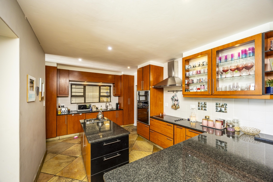 5 Bedroom Property for Sale in Beacon Bay Eastern Cape